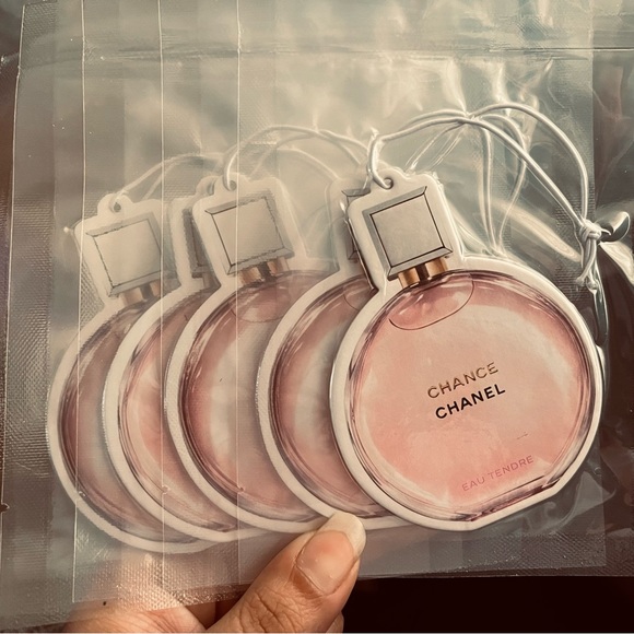 Chanel - Picture 1 of 1